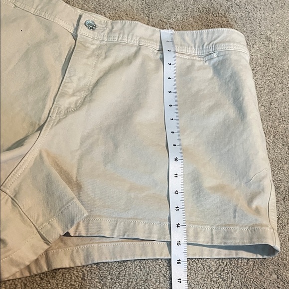 Ava & Viv Women's Light Cream Jean Shorts see dirt spot in picture - Picture 6 of 10